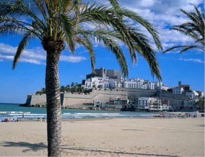 Vue du chateau de Peniscola depuis la plage